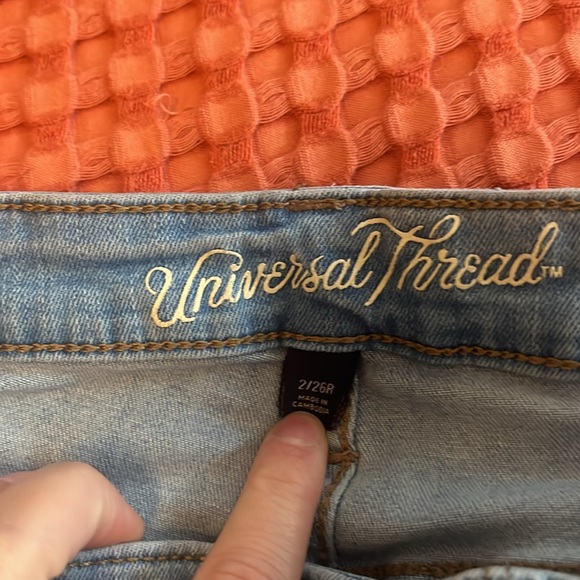 Universal Thread distressed Jeans - Picture 2 of 3